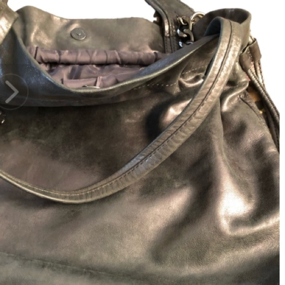 Micheal Kors large silver pewter metallic ultra soft bag long adjustable - Picture 9 of 15